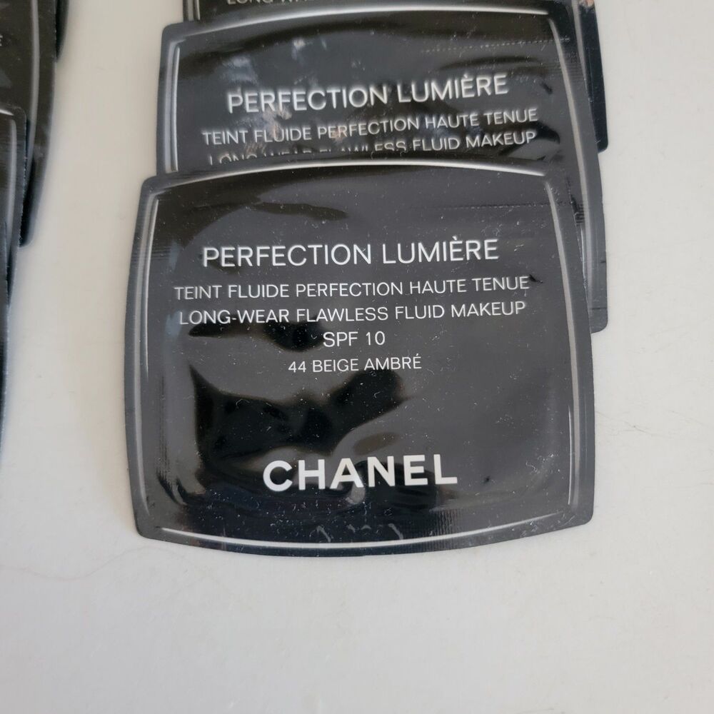 Chanel Perfect Lumiere Sample 44 Beige Ambre